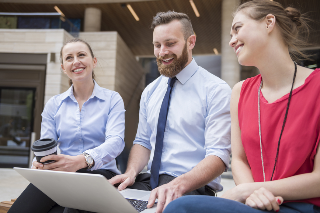 Avviare un’attività oggi: meglio contare solo su sé stessi o su un network? - hubixiniziative.it